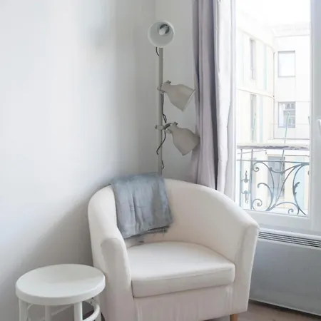 Apartment Beautiful Bright Apt On The Edge Of The Seine
